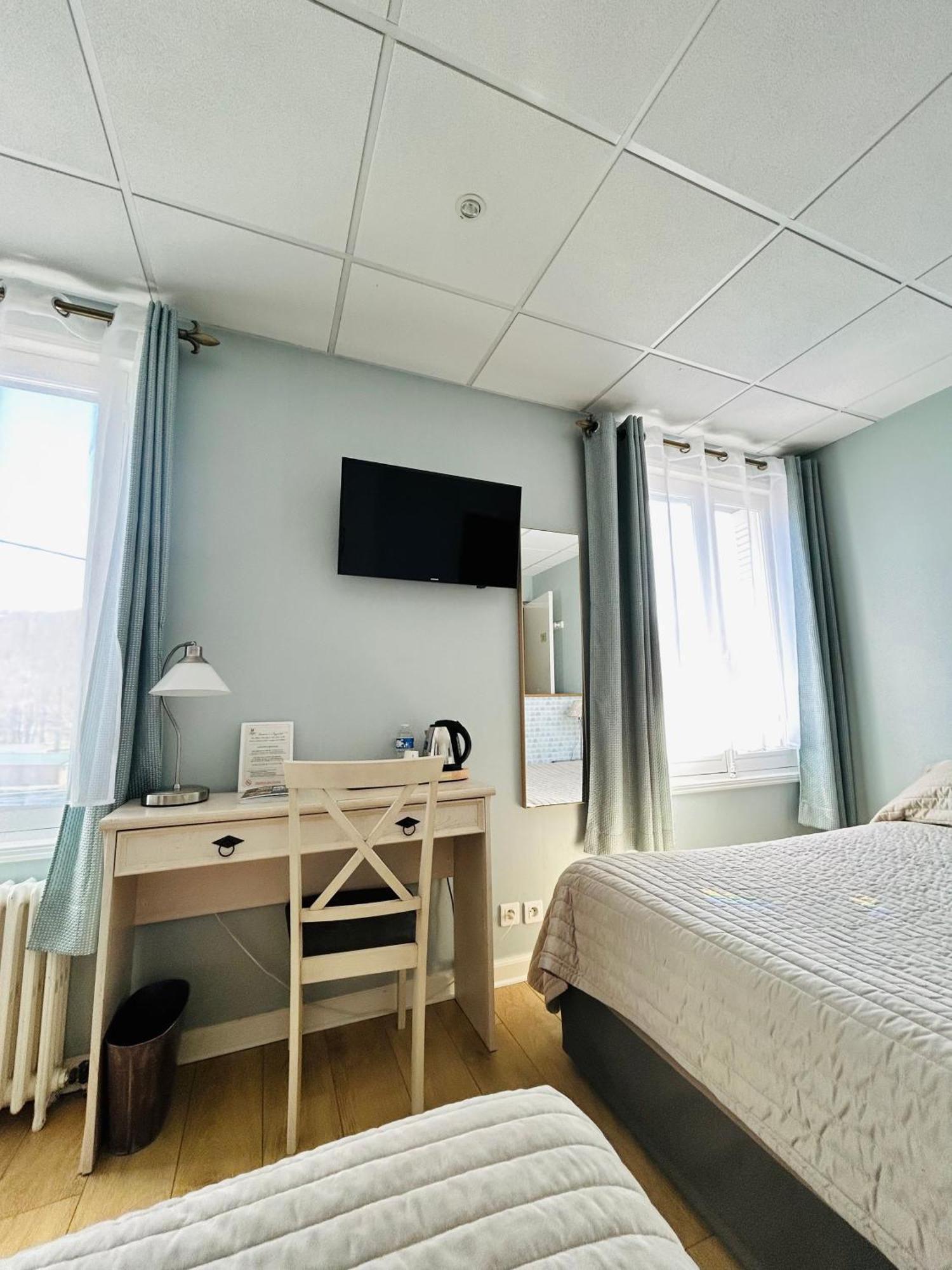 Logis Hotel L'Ayguelade Bielle Ngoại thất bức ảnh