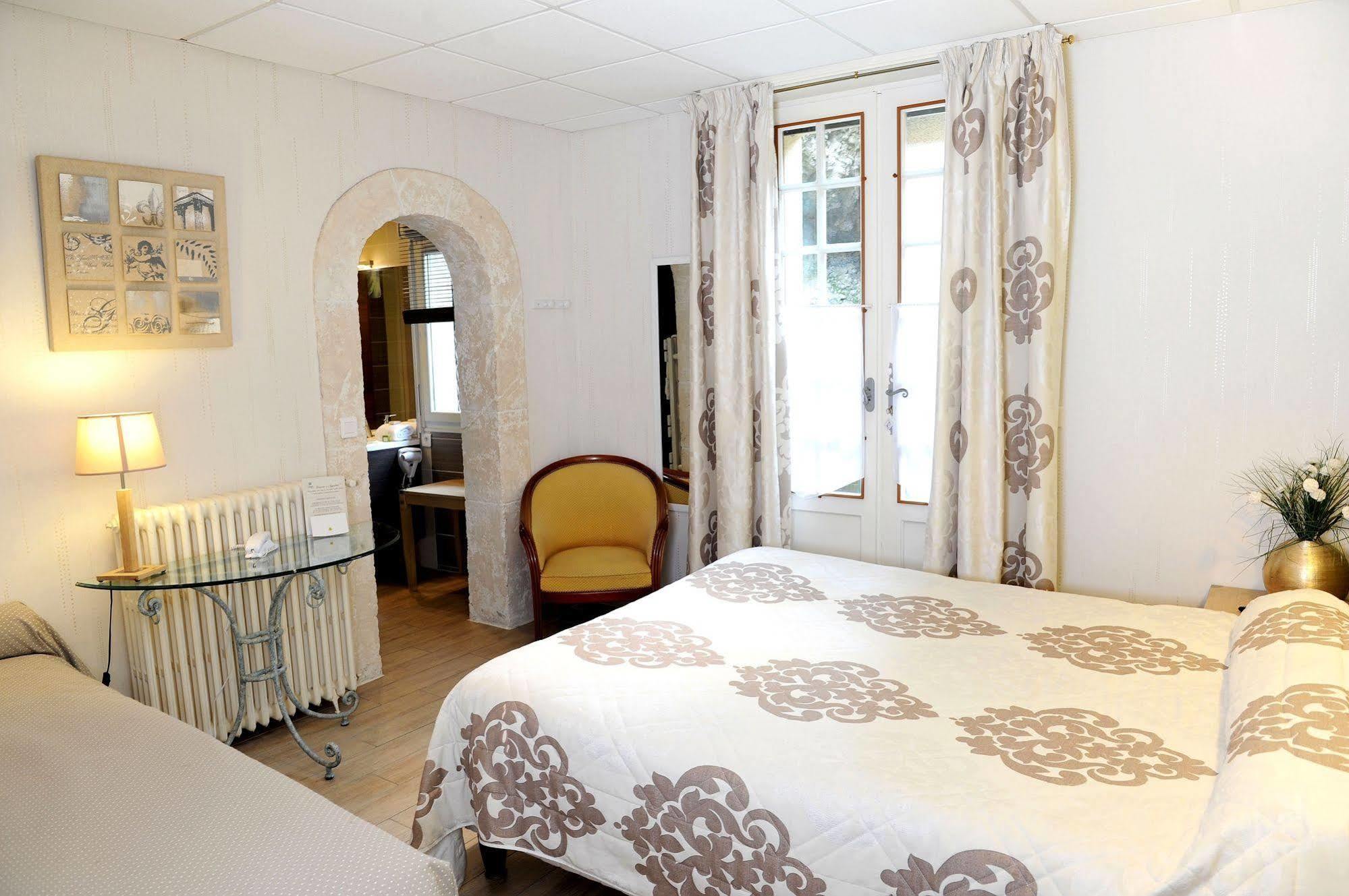 Logis Hotel L'Ayguelade Bielle Ngoại thất bức ảnh
