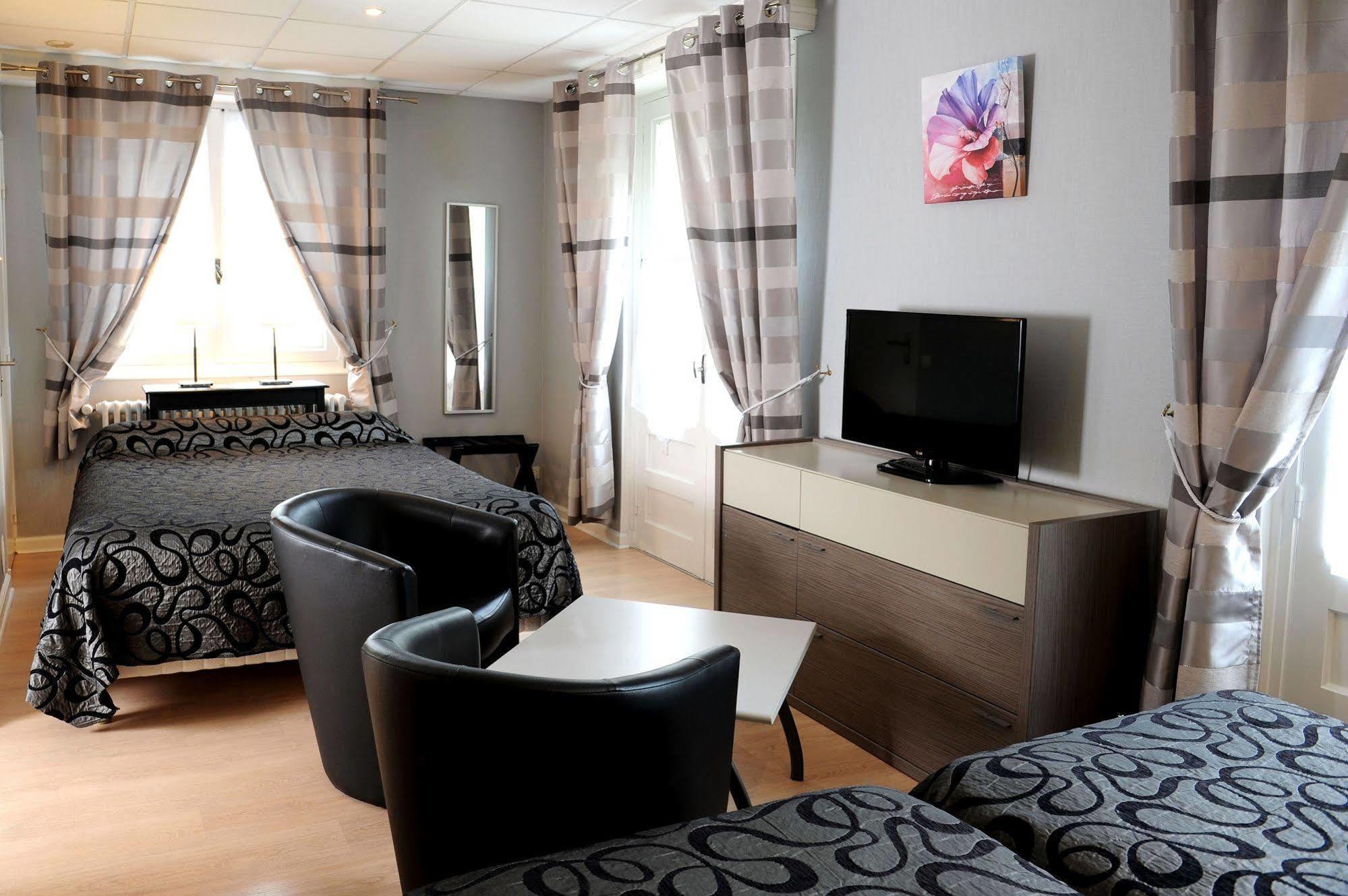 Logis Hotel L'Ayguelade Bielle Ngoại thất bức ảnh