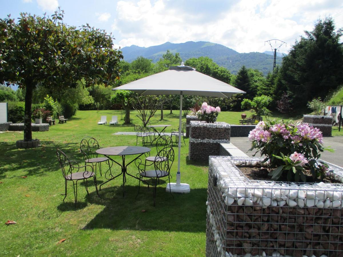Logis Hotel L'Ayguelade Bielle Ngoại thất bức ảnh
