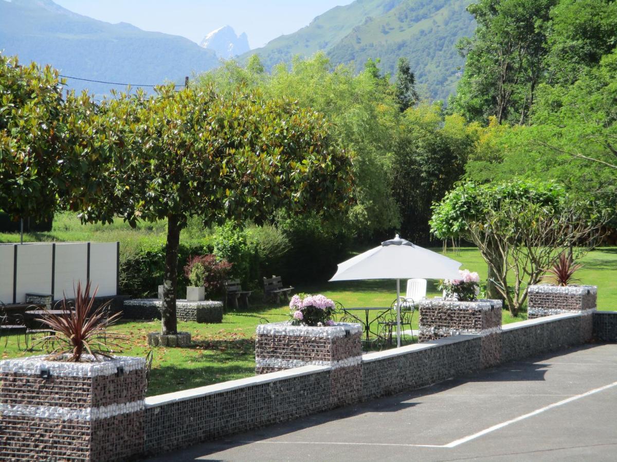 Logis Hotel L'Ayguelade Bielle Ngoại thất bức ảnh